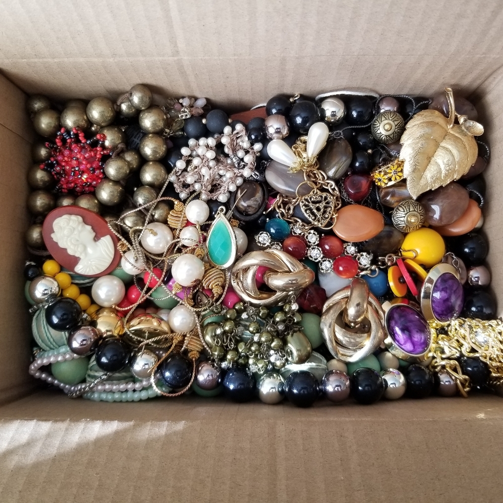 Junk Jewelry Lot 2 lbs Craft Repair Harvest